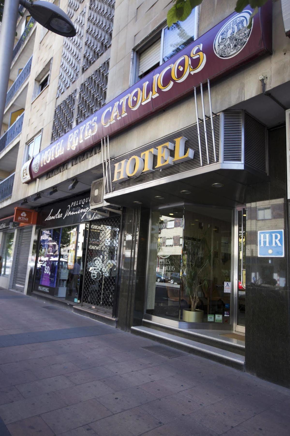 Reyes Catolicos Hotel
